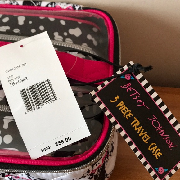 BETSEY JOHNSON 3 PIECE TRAVEL CASE RETAIL 58 NWT - Picture 2 of 7